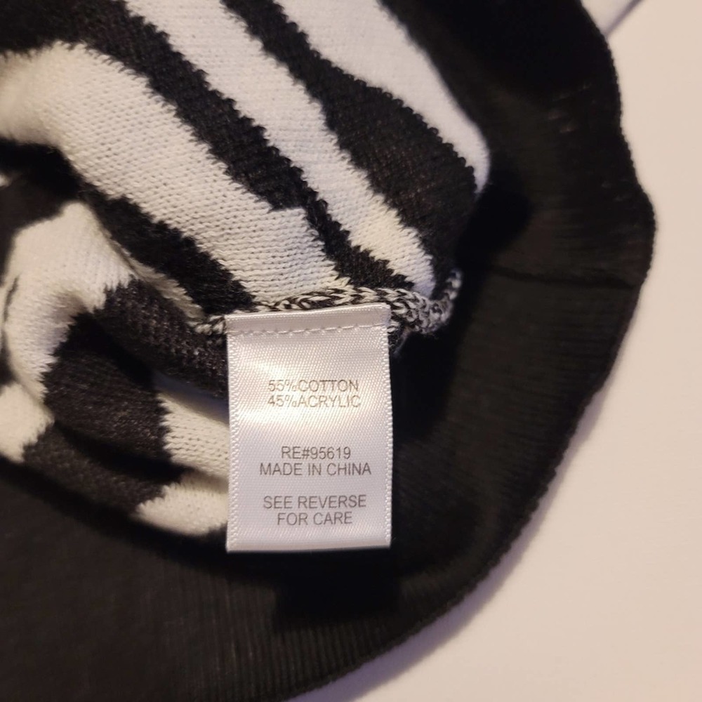 Single Thread Zebra Print Sweater - Picture 7 of 9